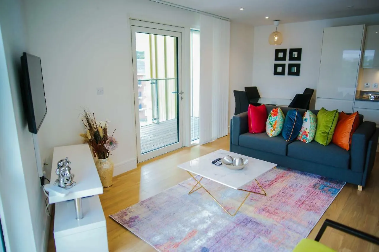 Executive 2 Bed Apartment London