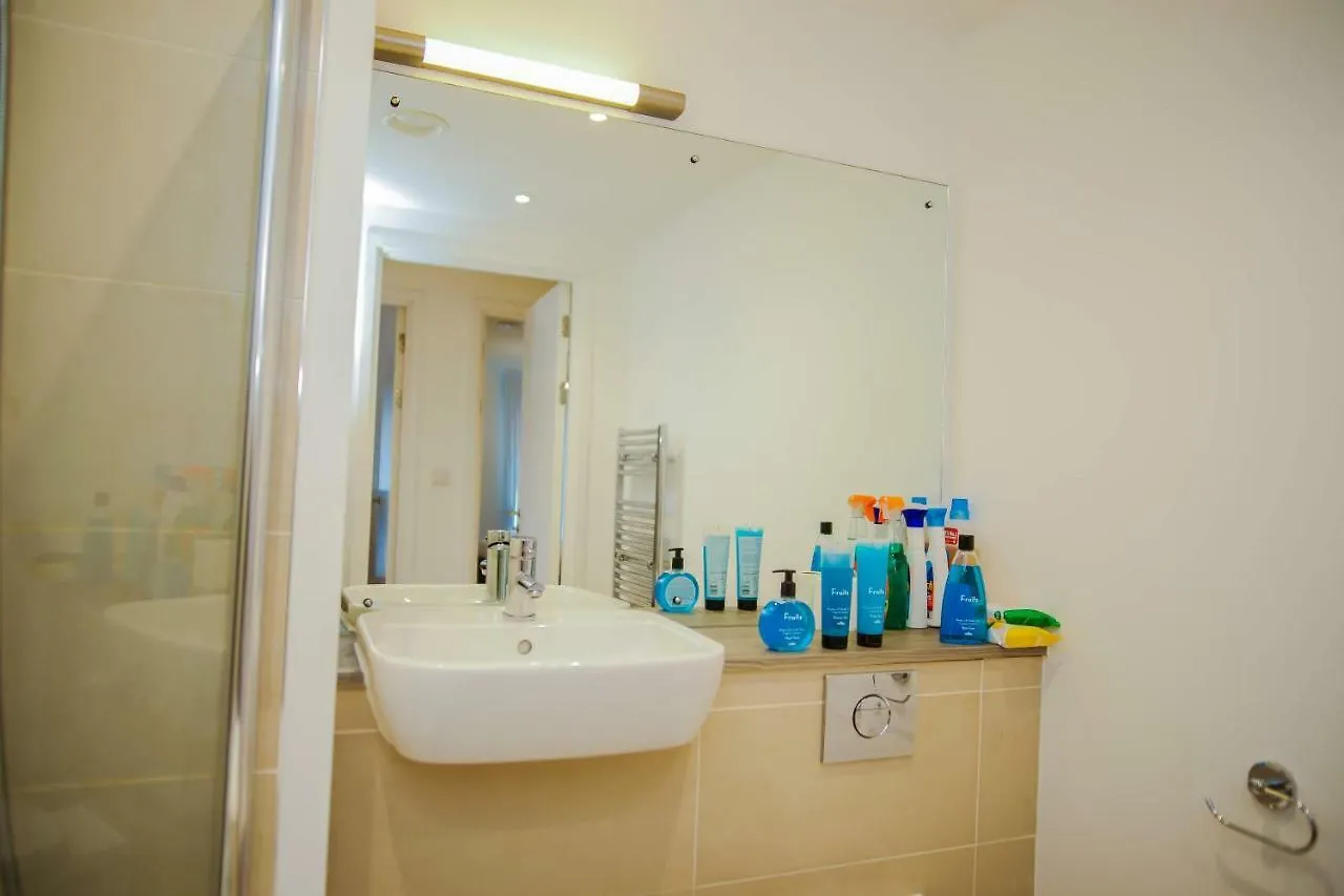 Executive 2 Bed Apartment London